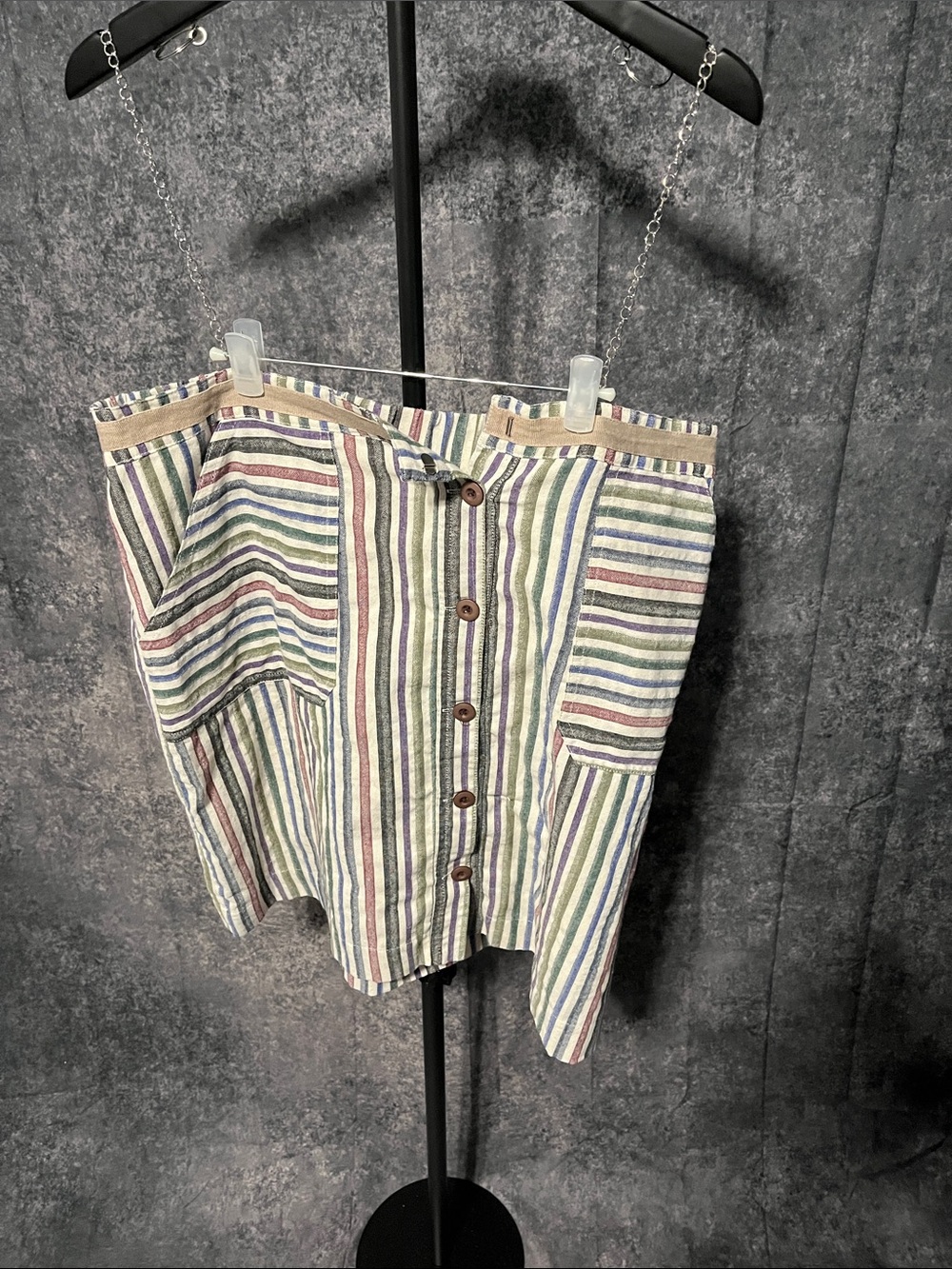 Striped Button-Front Mini Skirt in Multi-Color latch is loose